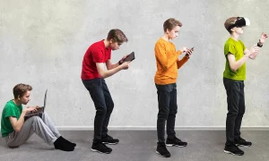 Social Media: 2000 vs 2017